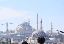 عنف “الآلهة الخيالية” ومخاطر الدين والسياسة